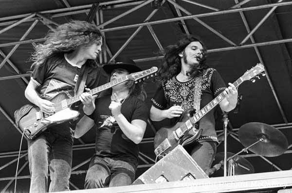 full_1976_-_Lynyrd_Skynyrd.jpg