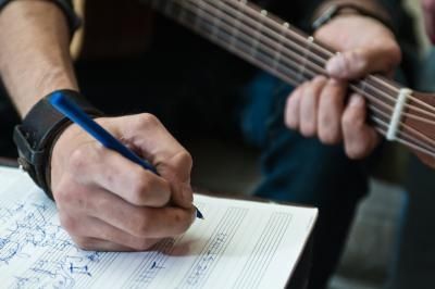 scrivere canzoni