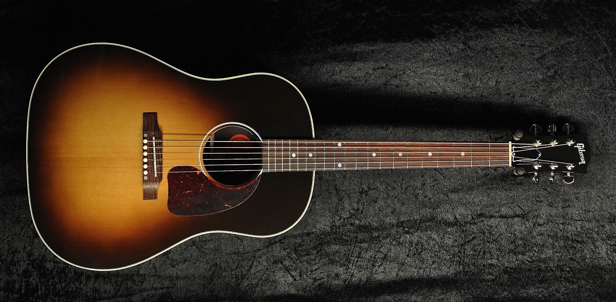 CHITARRE STORICHE: LA GIBSON J45